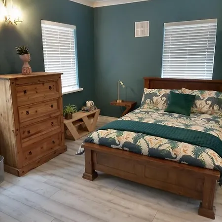 Bed & Breakfast Applelea House